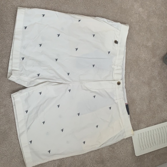 Off white Tommy Hilfiger shorts - Picture 2 of 4